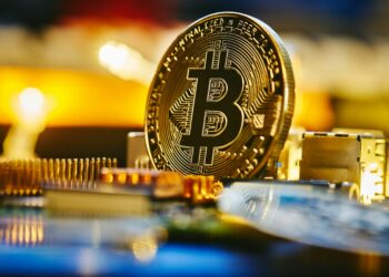 Here’s Why The Bitcoin Price Continues To Hold Steady Between $96,000 And $98,000