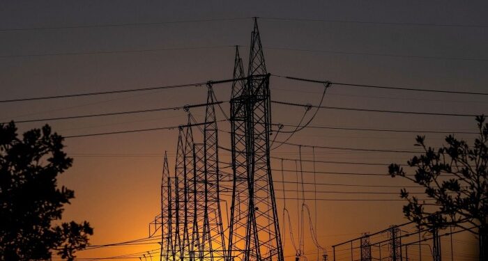 AI poses threat to North American electricity grid, watchdog warns
