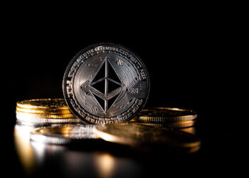 Ethereum Retests Symmetrical Triangle Pattern, Analyst Sets Next Target