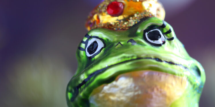 PEPE Flashes Reversal Signal To Recoup The 800 EMA, What This Means For Price