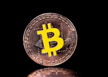 Crypto Pundit Dumps Bitcoin Holdings Sub-$100,000, Lists Reasons Why It’s Time To Short