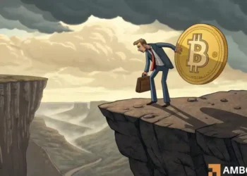 Bitcoin – Should you panic as key metric nears ‘negative zone?’