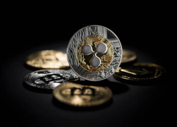 Popular Analyst Peter Brandt Identifies XRP Head & Shoulder Pattern, Reveals Path To Take