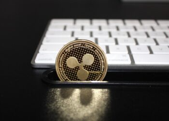 Crypto Analyst Says “XRP Is Dead” Sentiment Is A Lie, Reveals The Truth