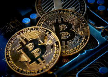 Bitcoin Caught In Bearish Drift As It Slips Below Key Support Averages, Bears Taking Over?