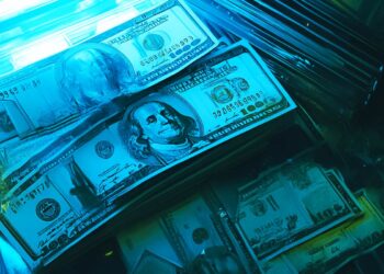 Fed President Neel Kashkari Warns US Facing Heightened Recession Risk, Says Consumers and Businesses on Hold Amid Tariff Uncertainty