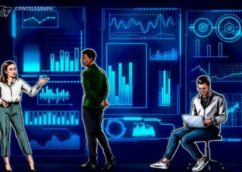 Altcoins Surge While Bitcoin Dominance Holds: Analyst