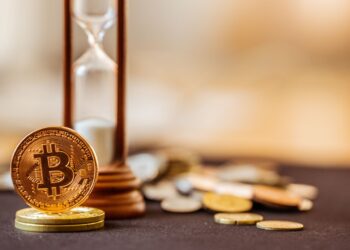 Analyst Sounds Alarm For 50% Crash If Bitcoin Doesn’t Make A New ATH Soon