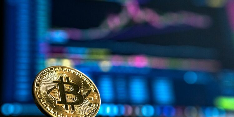 Bitcoin Holds Key Level Amid Rejection, Analysts Suggest Caution