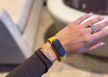 Can Amazon finally make AI wearables happen? This buzzy new device could be its best bet