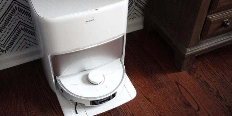 This unexpected robot vacuum made me forget about my $2,000 Roborock