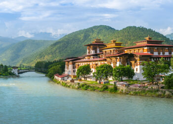 $92-Million Bitcoin Transfer: Bhutan Shuffles 800 BTC Amid Price Drop