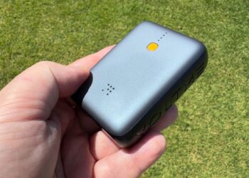 I found a tiny power bank that charges two devices at once – for under $25