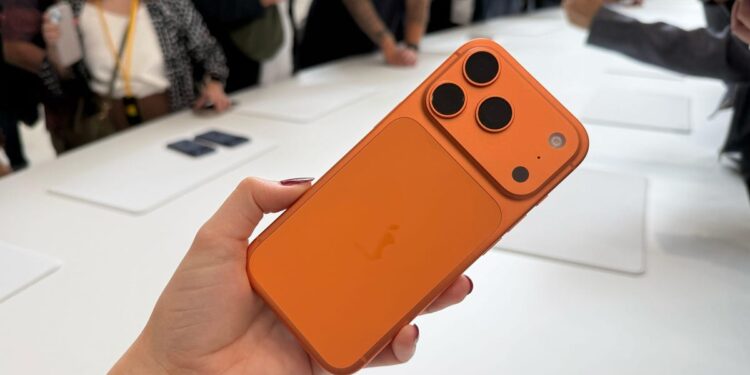 Trade in your old phone and get up to $1,100 off a new iPhone 17 at AT&T – here’s how