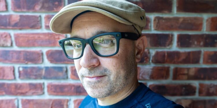 Meta Connect 2025 live updates: Ray-Bans 3, Hypernova smart glasses, Oakley, more