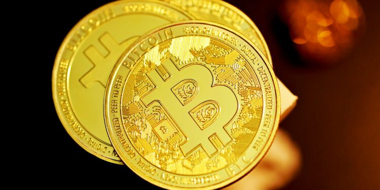 Bitcoin’s Moment? Analyst Urges Traders To Swap Gold For Crypto