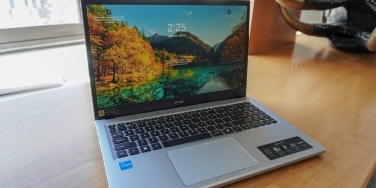 I found a cheap Windows laptop that I’d actually use for work travel – and it’s on sale