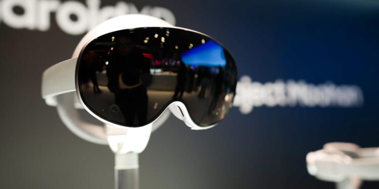 Samsung offers $100 instant deal to new XR headset users ahead of Unpacked