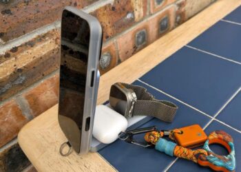 I found the ultimate wireless charger for Apple fans, and it’s great for traveling
