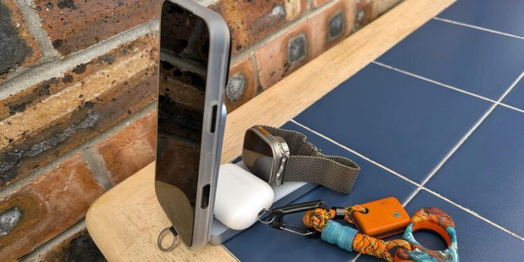 I found the ultimate wireless charger for Apple fans, and it’s great for traveling