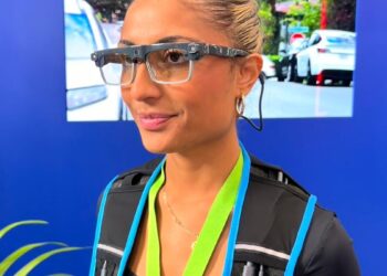 Your Amazon driver may start showing up with smart glasses on – why that’s a good thing