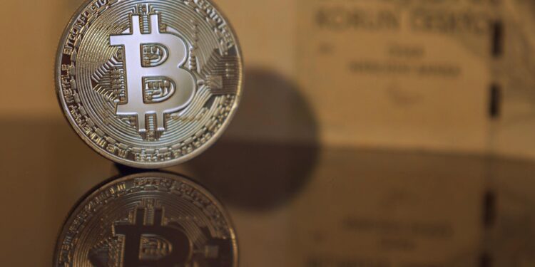 Reclaim Or Retreat? Bitcoin Is Struggling At This Make-Or-Break Zone