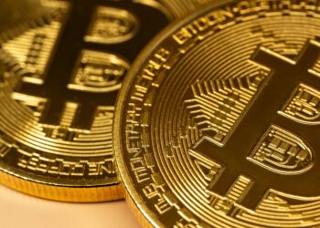 Top Bitcoin Bull Identifies Key Force Driving BTC’s Sharp Decline