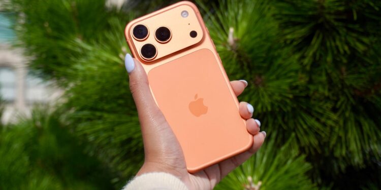 Verizon is giving away a free iPhone, iPad, and Apple Watch for Cyber Monday – how the deal works