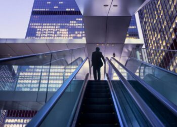 Climbing the career ladder? 5 secrets to building resilience from leaders who were once in your shoes